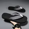 Chanclas de moda para hombre de verano, antideslizantes, resistentes al desgaste, sandalias casuales de playa para uso en exteriores