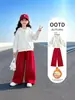 Conjunto de Moletom com Capuz Espesso e Pelúcia para Meninas Outono e Inverno Conjunto de Duas Peças Calça Larga Vermelha e Preta Para Crianças de Meia-Idade e Mais Velhas Estiloso Tendência
