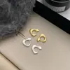 Nuevos y Sencillos Brazaletes para Oreja con Forma de Corazón de Amor para Mujer, Diseño de Nicho, Pendientes de Alta Gama, Versátiles para el Uso Diario, Pendientes al por Mayor