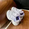 Zapatos para Niñas Tenis Transpirables Nuevo Estilo Primavera y Otoño 2025 Zapatos de Malla con Luces para Niñas Zapatos Funcionales para Niños Suela Suave Antideslizante