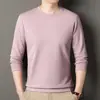 Camiseta de manga larga de alta calidad, moderna y a la moda para hombre, con cuello redondo, adecuada para hombres jóvenes, que ofrece una sensación cómoda y amigable con la piel.