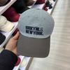 Gorra de béisbol de algodón lavado suave con bordado de letras mayúsculas de moda estilo coreano gorra con visera de moda para viajes de primavera y verano para hombres y mujeres