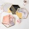 Europa y Estados Unidos nuevo plato de papel hexagonal color bronceado sub-sexo suministros para fiesta de cumpleaños plato de papel mármol