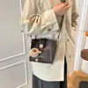 Bolso de Mano Cuadrado Pequeño de Moda de este Año para Mujer, Nuevo Modelo Invierno 2025, Patrón Tejido, Bolso de Hombro de Lujo Ligero, Bolso Cruzado a la Moda