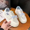 Zapatos Blancos de Suela Gruesa Estilo Coreano Verano 2026 Nuevos Zapatos Casuales de Tabla de Alto Valor para Mujer Zapatos de Pan Versátiles para Estudiantes