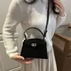 Bolso Pequeño Retro de Mano para Mujer 2025 Nuevo Lindo Casual Bolso Kelly Otoño e Invierno Bolso de Hombro Cruzado Simple y Elegante