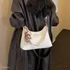 Bolsa Transversal Casual Popular Novo Estilo Sob o Braço Simples Design 2026 Para o Trabalho Nicho Temperamento Feminino Ombro Único Moda