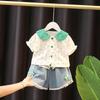 Conjunto de Verano para Niñas 2026 Ropa de Verano Nueva y Elegante para Bebés Niñas: Camisa de Muñeca + Shorts de Mezclilla Conjunto de Dos Piezas a la Moda