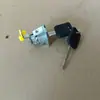 H0601-3AW0A es adecuado para el cilindro de la cerradura de la puerta delantera izquierda del Nissan Sunny Versa (2010-2019), y viene con dos llaves