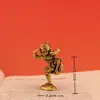 Adornos de Escritorio de Mono Rey de Latón Vintage Cabeza Reforzada Mono Rey de la Nube Adornos Creativos de Mascota para el Té Vajilla Vieja de Bronce