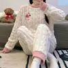 Fábrica fuente pijama nuevo de manga larga de forro polar coral para mujer otoño e invierno franela gruesa invierno conjunto para estar en casa