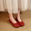 Mocasines Planos Rojos Retro Estilo Francés para Mujer con Faldas 2026 Nuevos Zapatos de Conducir Slip-on Puntera Dividida Falsa Zapatos de Abuela