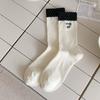Calcetines de Algodón Peinado Bordados hasta la Media Pantorrilla para Mujer, Hilo Negro y Blanco Gris, Moda Estilo Coreano Trendy Estudiante Cálidos Otoño e Invierno Calcetines Largos Calcetines de Algodón