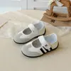 Zapatos Mary Jane de Cuero para Niñas 2026 Primavera Nuevos Zapatos Blancos Estilo Ballet Infantil Zapatos Deportivos Alemanes de Entrenamiento Planos de Suela Baja
