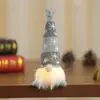 Decoração de Natal Chapéu de Tricô com Listras e Flocos de Neve Estrela de Cinco Pontas com Luzes Boneco Pendurado na Perna Brilhante Enfeite Presente