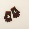 Luvas infantis de desenho animado com etiqueta, luvas de cinco dedos quentes e à prova de frio de inverno, luvas de lã tricotada com blocos de cor de desenho animado, espessadas