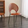 Silla con Carcasa de Madera Maciza Nórdica Silla de Comedor Silla con Respaldo Silla de Celebridad de Internet Silla Retro Francesa de Mediados de Siglo Silla Sencilla de Comedor Silla para Maquillaje