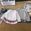 Top de manga larga para niña estilo coreano primavera y otoño, 95% algodón, camiseta de bebé moderna y elegante, camiseta interior de encaje estilo coreano para otoño
