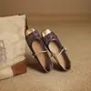Nuevos Zapatos de Cordones Bullock de Punta Cuadrada Zapatos de Tacón Grueso Medio 32-43 Tallas Grandes Zapatos Deseo Zapatos de Comercio Exterior Suministro Transfronterizo