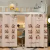 Cortinas de cama com estampas vibrantes para dormitórios universitários, fabricadas industrialmente, adequadas para camas de solteiro, tecido blackout, usadas para cobrir e ocultar a cama
