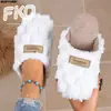 Pantuflas de felpa transfronterizas para mujer, invierno, exterior, interior, suela gruesa, hogar, esponjosas, algodón posparto