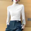 Camiseta base de cuello medio alto color café para mujer, ropa interior de otoño e invierno, nueva camiseta fina de manga larga estilo occidental para primavera y otoño 2024