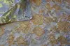 Tela jacquard grande de rosa brillante con hilos brillantes, flores en relieve, hilo metálico teñido en hilo, adecuada para vestidos de bricolaje, vestidos de gala y cheongsams