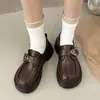 Mocassins femininos 2026 de sola grossa, com salto plataforma grosso para aumentar a altura, estilo JK, outono, com velcro, estilo britânico, sapatos pequenos de couro, preto, marrom, não