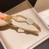 Pulseras Geométricas Europeas y Americanas Transfronterizas con Incrustaciones de Circonita, Modernas y Versátiles, Pulseras de Nicho de Alta Gama con un Ambiente Elegante y con Estilo