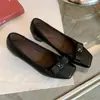 Sapatos de Couro Rasos Quadrados com Laço para Aumentar a Altura Outono/Inverno 2026, Couro Completo por Dentro e por Fora, Sapatos Femininos de Couro de Ovelha de Camada Superior