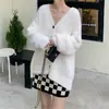 Jaqueta de Veludo Imitação de Visom para Mulheres, Versão Solta, Suéter 2026 Outono e Inverno para Mulheres, Peça de Roupa Estilo Preguiçoso, Cardigan de Tricô com Decote V Emagrecedor