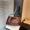 Bolsa de Ombro e Axila Super Popular da Tailândia para Mulheres Elegantes com Gravação de Letras, Bolsa de Mão para Trabalho e Deslocamento, Bolsa Transversal para Mulheres