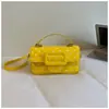 Bolso Pequeño Cuadrado Súper Moderno de Lunares de Nicho Lindo para Mujer, Bolso Cruzado, Bolso de Mano Pequeño de Alta Gama, Bolso de Tofu Moderno y Versátil