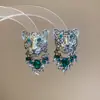 Brincos Pendentes Ovais de Leopardo com Cravação de Diamantes e Tachas Prateadas, Brincos Elegantes Estilo Corte Vintage, Brincos de Design Exclusivo para Mulheres