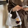 Bolso Tote de Gamuza con Remaches Vintage para Mujer 2026 Nuevo Bolso de Mano de Gran Capacidad Bolso de Hombro o Axila Versátil de Moda
