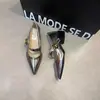 Zapatos de Cuero para Mujer Mary Jane con Tacón Grueso Puntiagudos Florales Adornados Lujo Ligero 2026 Primavera/Verano Nueva Moda Planos Versátiles
