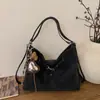 Bolso Tote Estilo Retro para Mujer 2025 Invierno Nueva Moda Gran Capacidad para Viajar de Commute de Aspecto Elegante Bolso de Ocio a la Moda