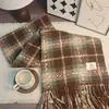 Bufanda de Cachemira Sintética Color Caramelo en Stock para Mujer, Protección para el Cuello Otoño e Invierno, Bufanda Versátil con un Toque de Lujo Ligero y Sensación de Alta Gama, Engrosada para Abrigo