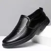 Sapatos Masculinos de Couro Slip-on para Negócios Casuais Sola de Borracha Antiderrapante Resistente ao Desgaste Bico Redondo Leve Versáteis Sapatos para Automobilismo