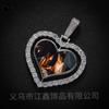 Colar com pingente de moldura para foto em formato de coração, com diamantes incrustados de cobre e zircônia, estilo hip-hop, giratório, com memória