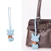 Colgante de gato con pajarita estilo coreano, adecuado para regalos diarios y festivos, decoración de ropa, colgante para llavero de coche, disponible para venta al por mayor
