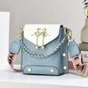 Bolso Pequeño Versátil de Moda 2026, Bolso de Hombro para Mujer Elegante y con Estilo, Bolso Cruzado Versátil y Chic con Cadena de Perlas para Teléfono