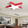 Luminária de teto vermelha em formato de estrela de cinco pontas para salas de conferência, salas de atividades de escritório, corredores escolares, salões de exposição e escritórios administrativos