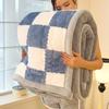 Manta de invierno gruesa de tres capas, acolchada, de doble cara, de franela coral y lana de cordero, ideal para la siesta en la oficina.