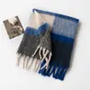Bufanda Nueva de Mohair Otoño e Invierno Imitación Cachemir Combinación de Colores Arcoíris Bufanda Gruesa con Borlas Chal Cálido Atmosférico