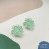Parche de resina de pétalos de crisantemo con flor transparente plisada de viento frío personalizado, accesorios para pendientes hechos a mano, joyería al por mayor