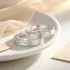 Marca Atemporal de los Años: Anillos Abiertos para Pareja, Minimalistas y de Alta Gama, Regalo de San Valentín, Suministro al por Mayor