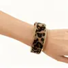 Pulseira Aberta Estampada de Leopardo Veludada Retrô Moda Europeia e Americana Simples Versátil Personalizada Joias de Alto Padrão Atacado para Mulheres