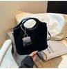 Bolsas de Camurça Transfronteiriças para Mulheres, Grande Capacidade, Nova Versátil Bolsa Transversal Retro Outono e Inverno 2026, Bolsa de Mão para o Trabalho