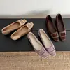 Karalinsan2026 Coleção Outono Inicial Sapatos Femininos: Camada Superior de Pele de Ovelha, Aumento Interno de Altura de 3cm, Sapatos Sociais Quadrados para o Dia a Dia, Atacado